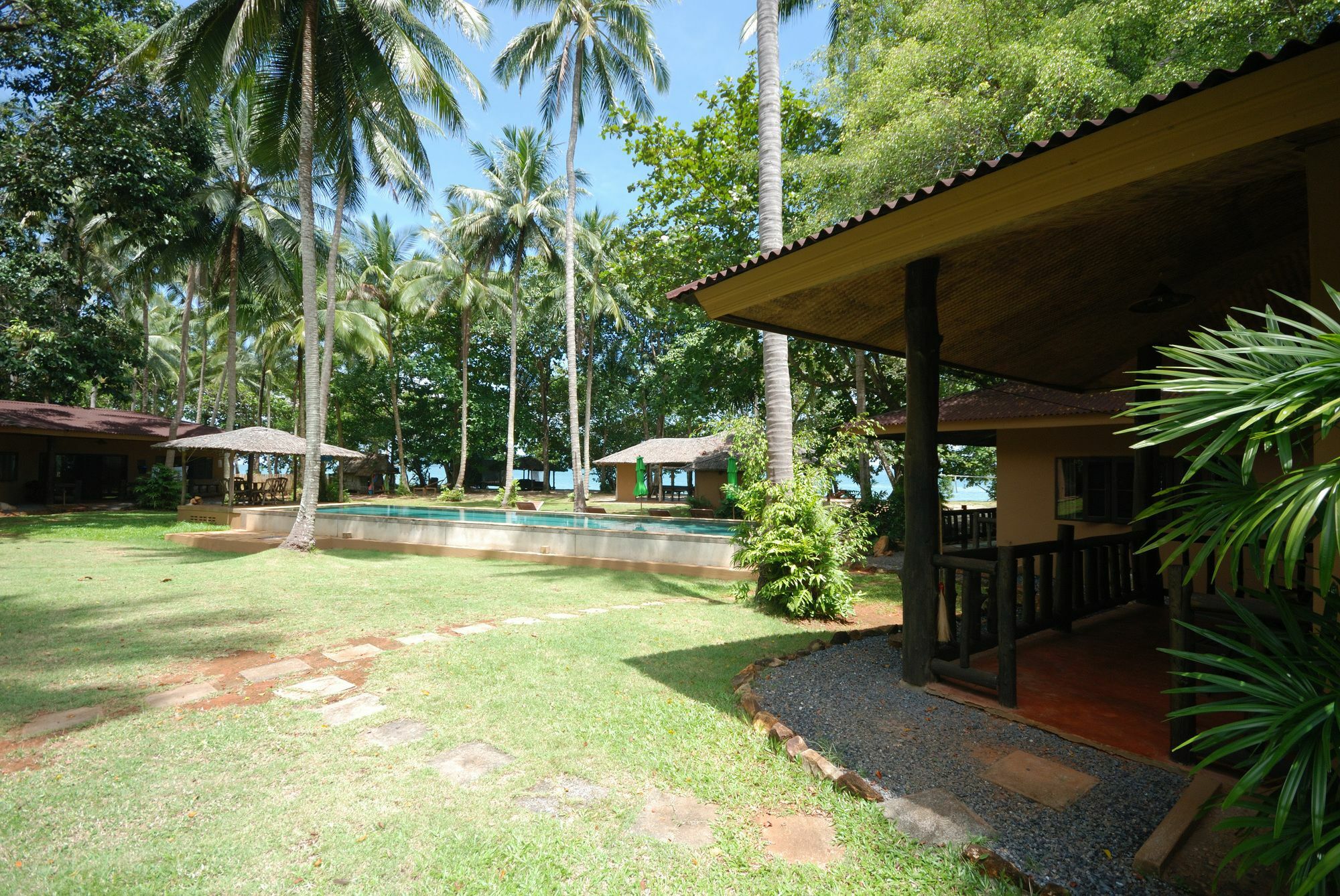 Melina Beach Front Bungalows Tha Lane Bay Экстерьер фото